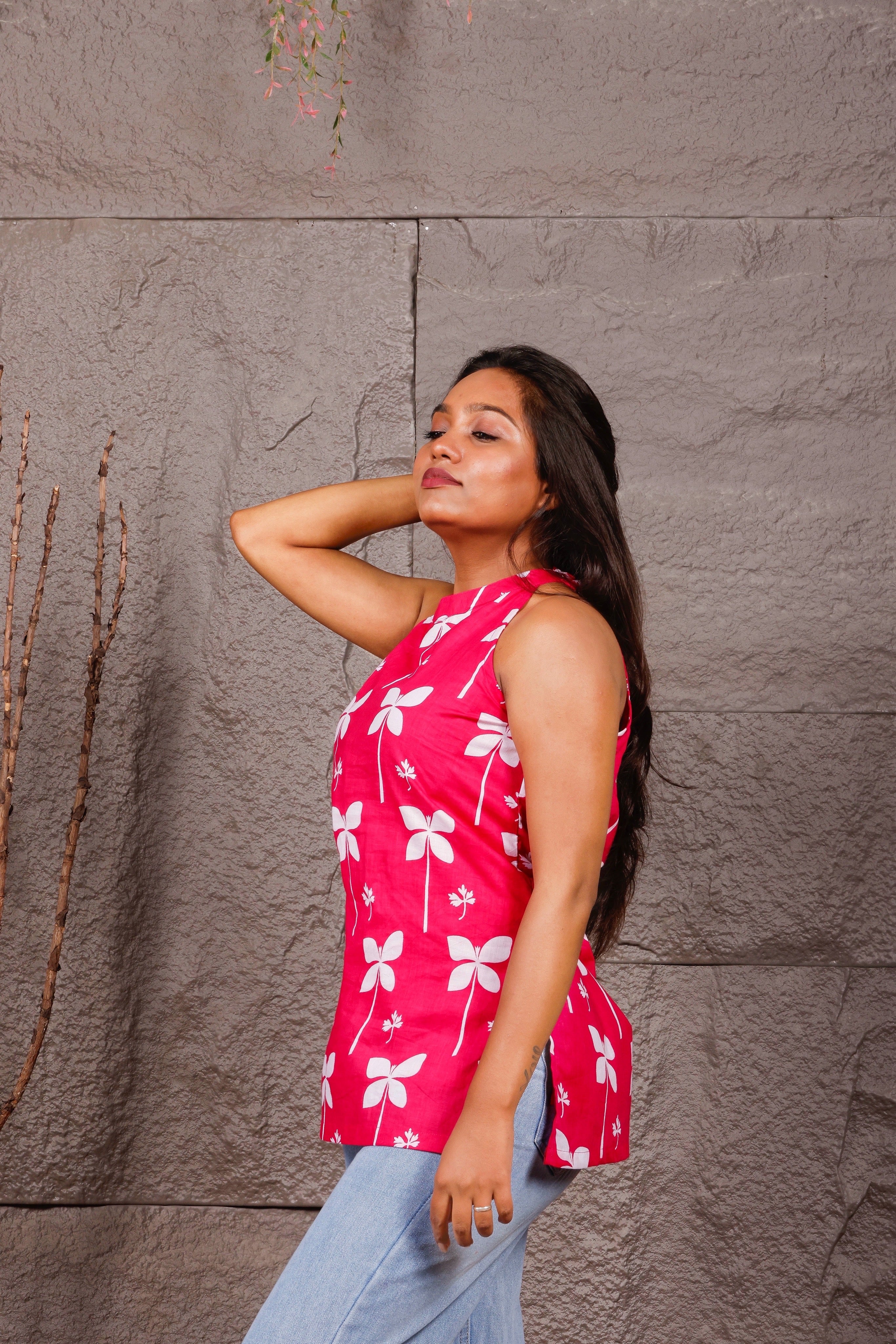 Amoura Designer Deep Back Kurti (Pink)